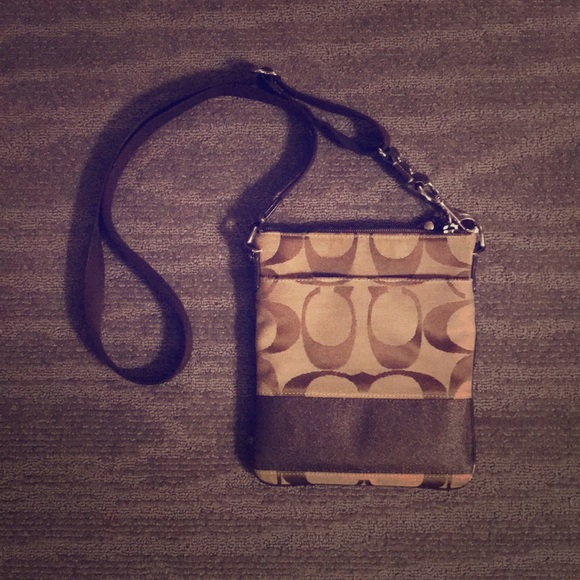 🔴 Coach Crossbody Bag - Picture 1 of 8